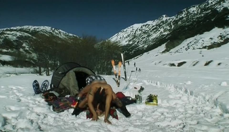 Private Sports 7: Snow Angels Screenshot 9