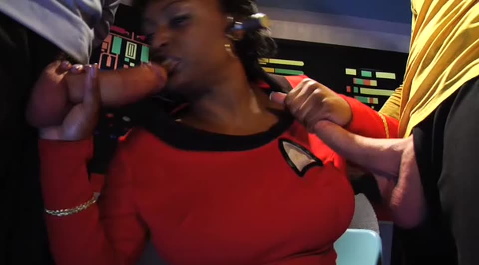 This Ain’t Star Trek XXX (Hustler Video) Screenshot 9