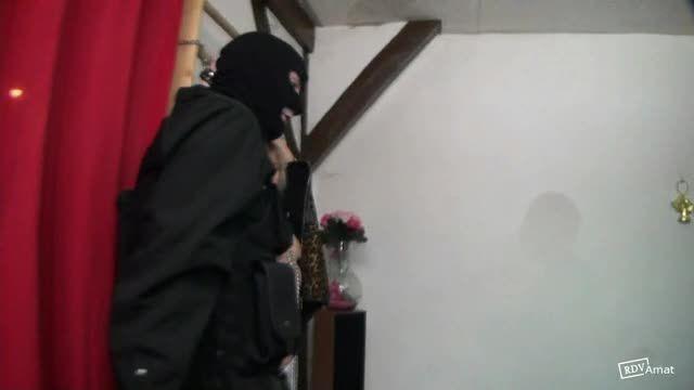Femme au foyer de Cherbourg punie par son beauf, ses potes et nous (JacquieEtMichelTV / Indecentes-Voisines) Screenshot 2