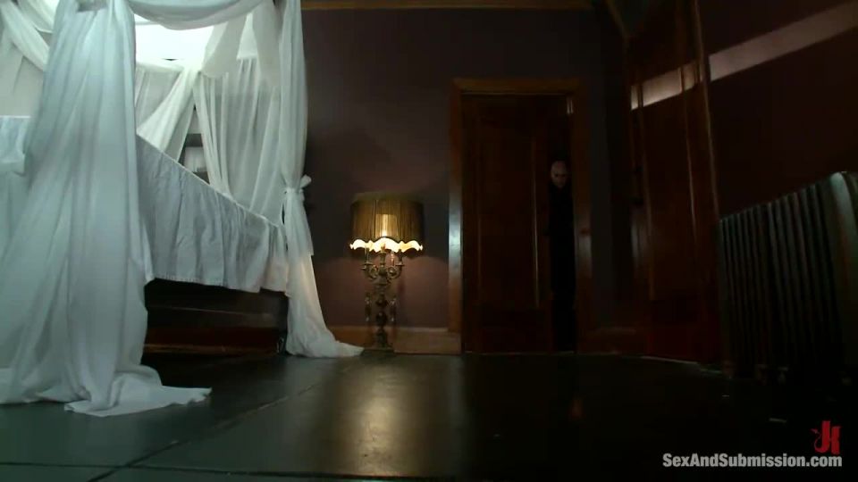 Vamp Episode 1: A Fall From Grace (SexAndSubmission / Kink) Screenshot 2