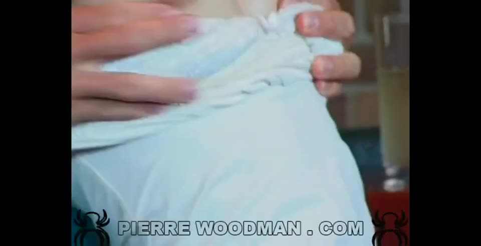 From the bar to bed with 4 men (WoodmanCastingX / PierreWoodman) Screenshot 6