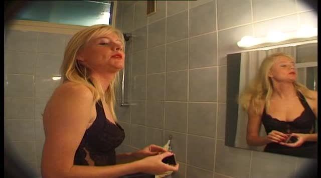Carole, une charmante secrétaire de 35 ans gang-banguée au Loft (JacquieetMichelTV / Indecentes-Voisines) Screenshot 0