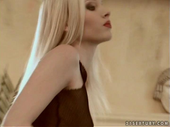 Backstage with Gitta Blond (PixAndVideo / 21Sextury) Screenshot 0